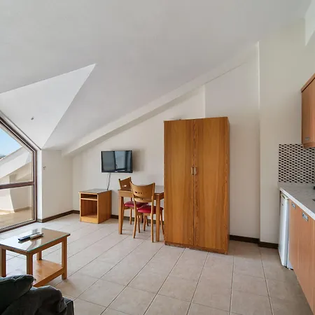 Hotel de apartamente Fora 3*