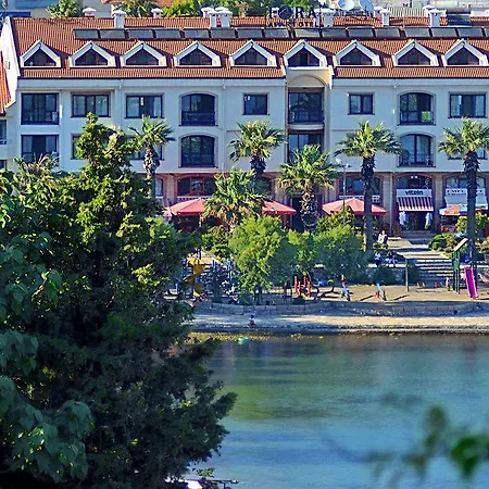 Apartahotel Fora 3*