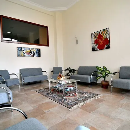 Fora Apartahotel 3*